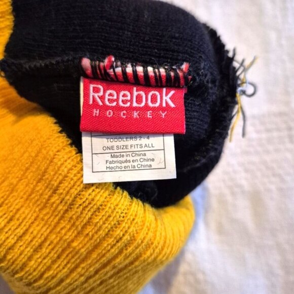 Reebok Boston Bruins boys size 2-4 child knit beanie with pom pom, EUC - Picture 3 of 5